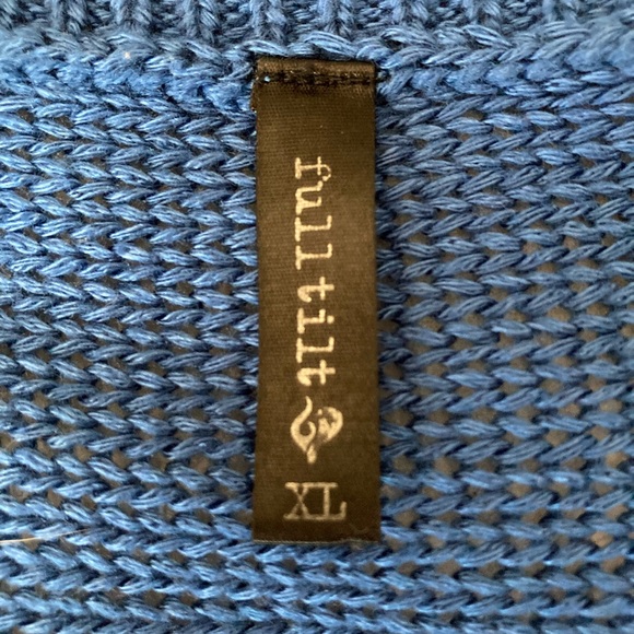 Top - Picture 2 of 5